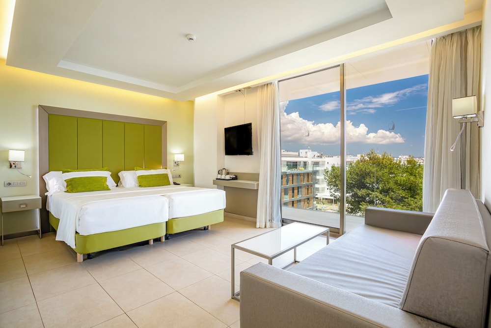 Superior Room, Partial Ocean View - Photo 3