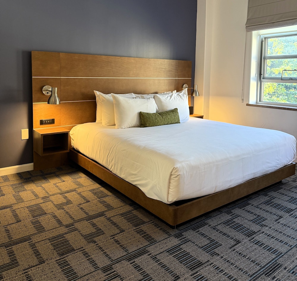 Standard Room, 1 Queen Bed