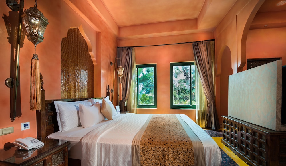 Villa with private pool - King Double + Double - Amber