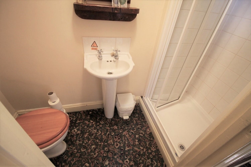Standard Single Room, Ensuite photo 3