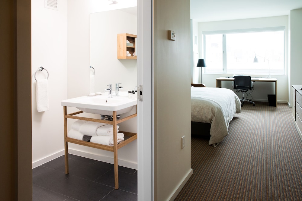 Deluxe Room, 1 King Bed