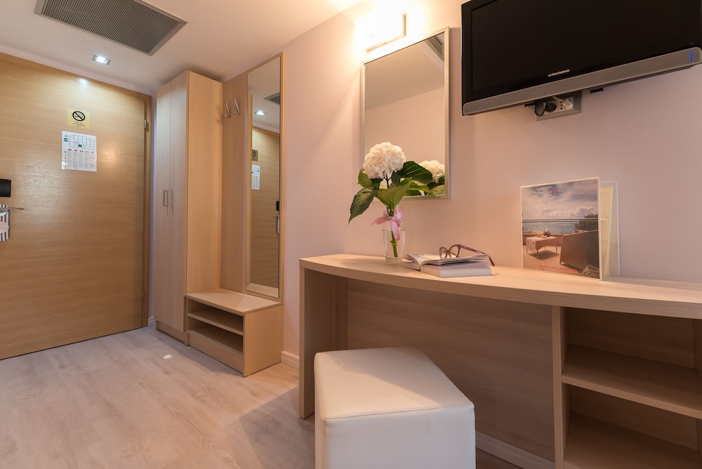 Junior Suite, Mountain View - Photo 13