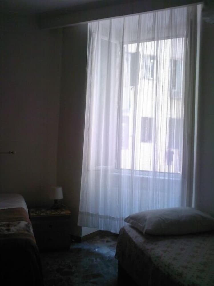 Triple Room, Shared Bathroom