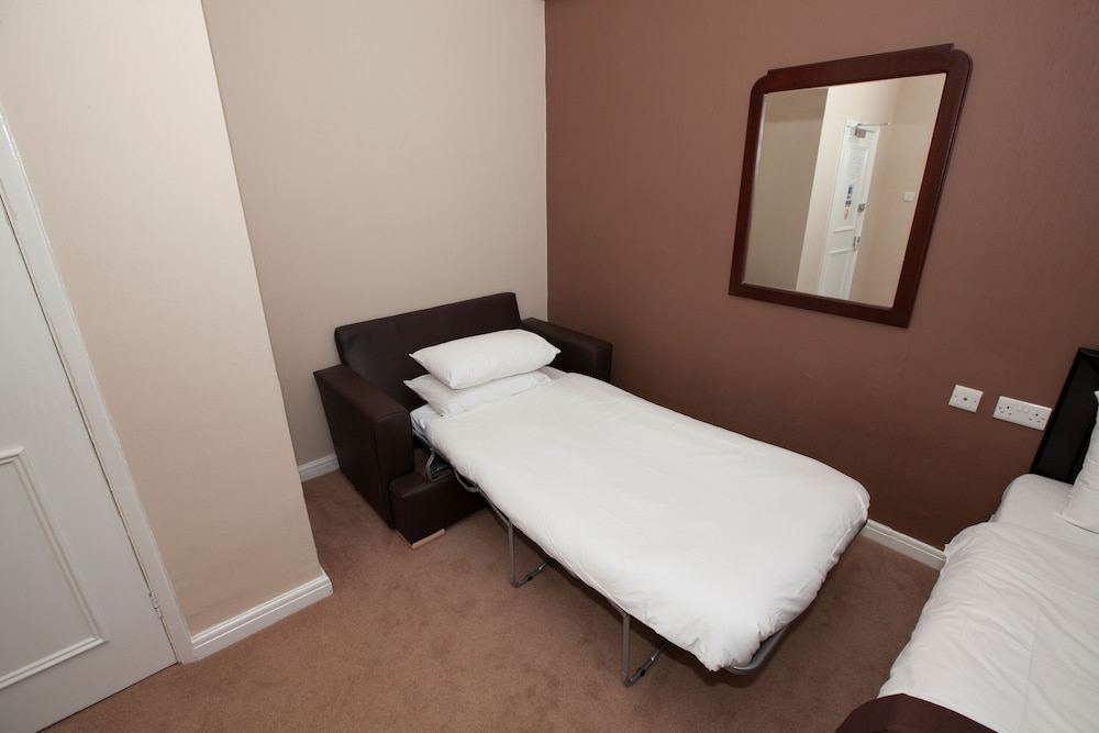 Family Room - Photo 4