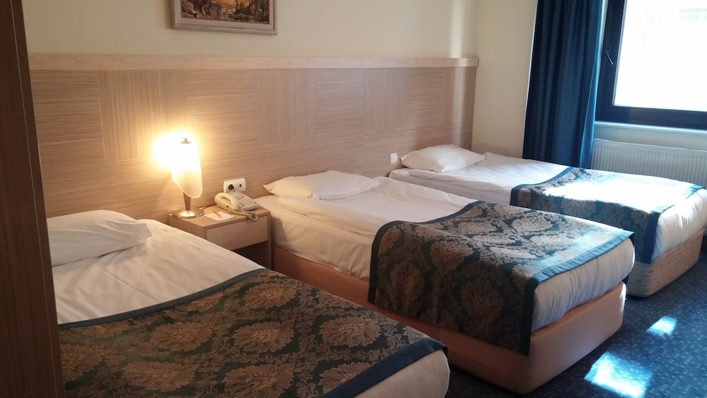 Standard Triple Room photo 3