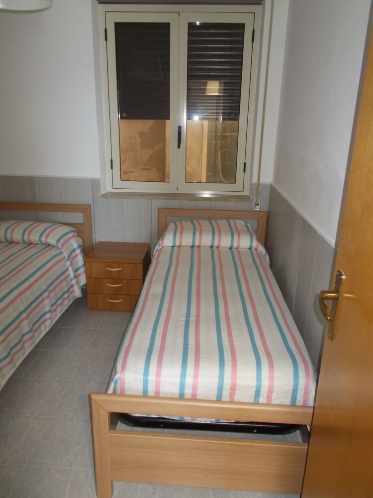 Basic Apartment, 2 Bedrooms, Sea View photo 3