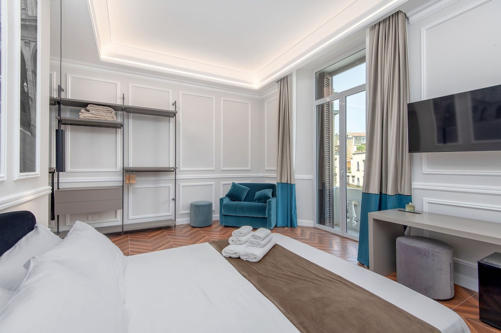 Exclusive Suite, Balcony, City View