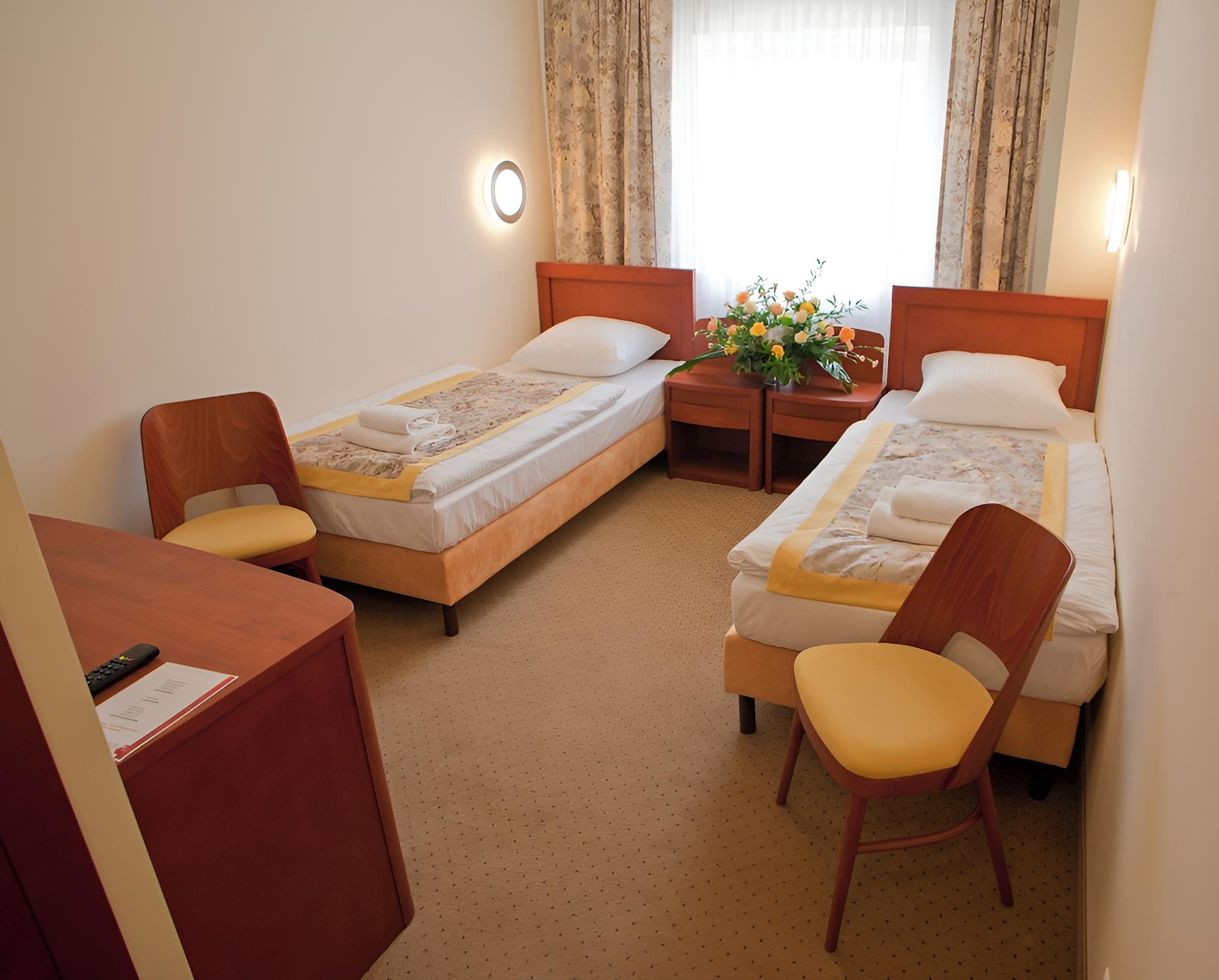 Basic Double or Twin Room photo 1