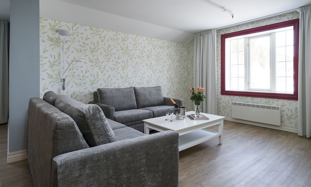 Suite, Non Smoking photo 1