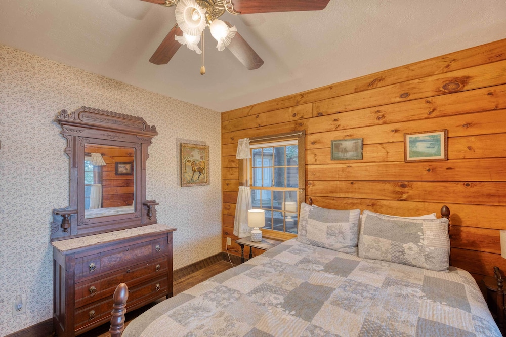 House (2 Bedrooms) photo 1
