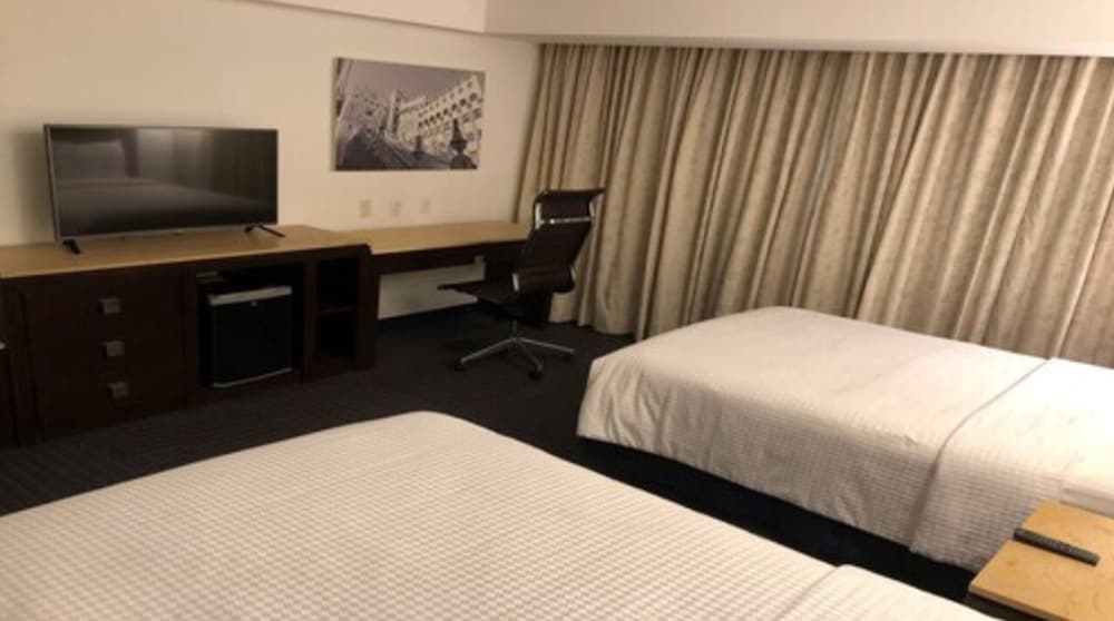 Standard Room, 2 Double Beds - Photo 2
