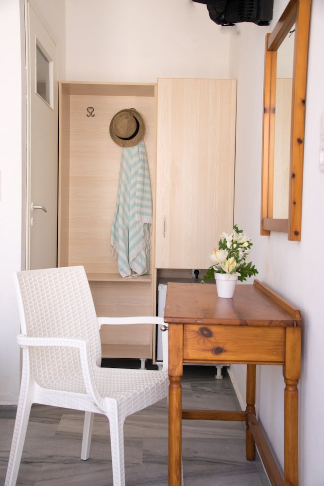 Standard Room, Partial Sea View photo 2