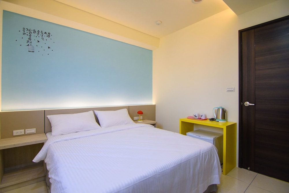 Economy Double Room, Shared Bathroom (303) photo 1