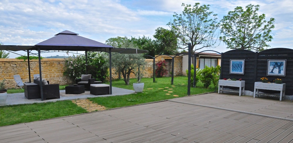 Premium Suite, 1 Bedroom, Terrace, Garden Area photo 3