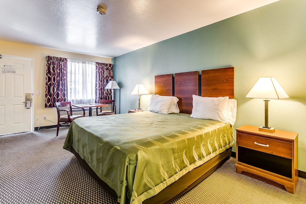 Room, 1 King Bed, Non Smoking - Photo 1