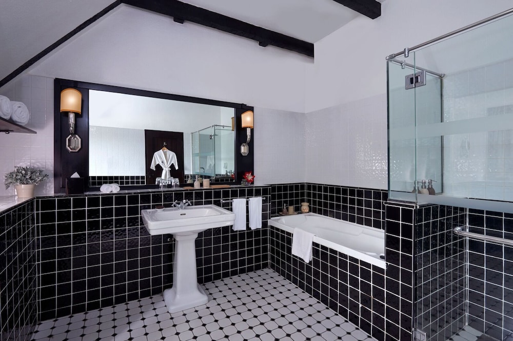 Deluxe Double or Twin Room - Photo 2