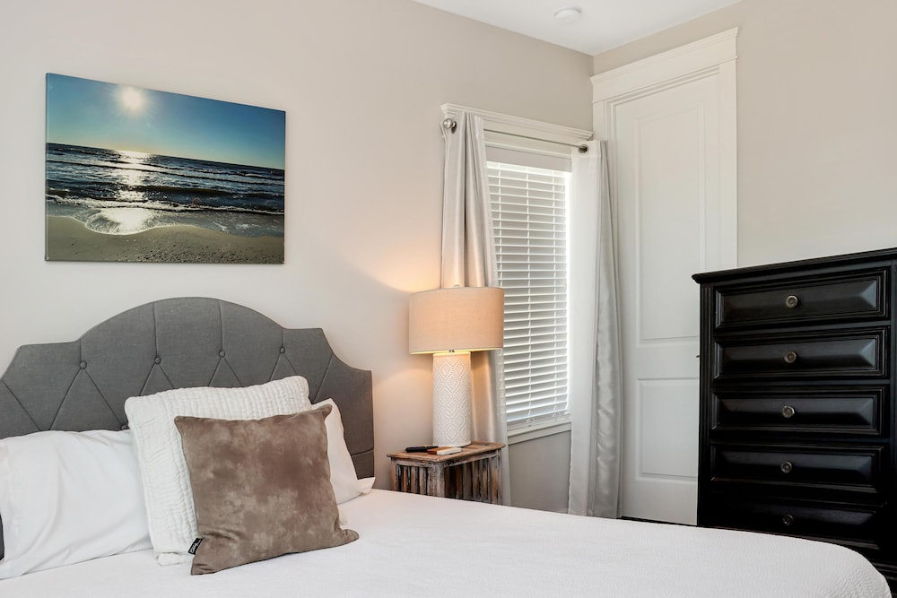 House, Multiple Beds (Just Beach Baby) photo 1