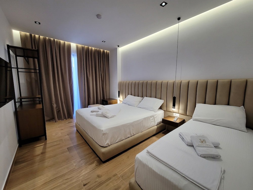 Deluxe Apartment