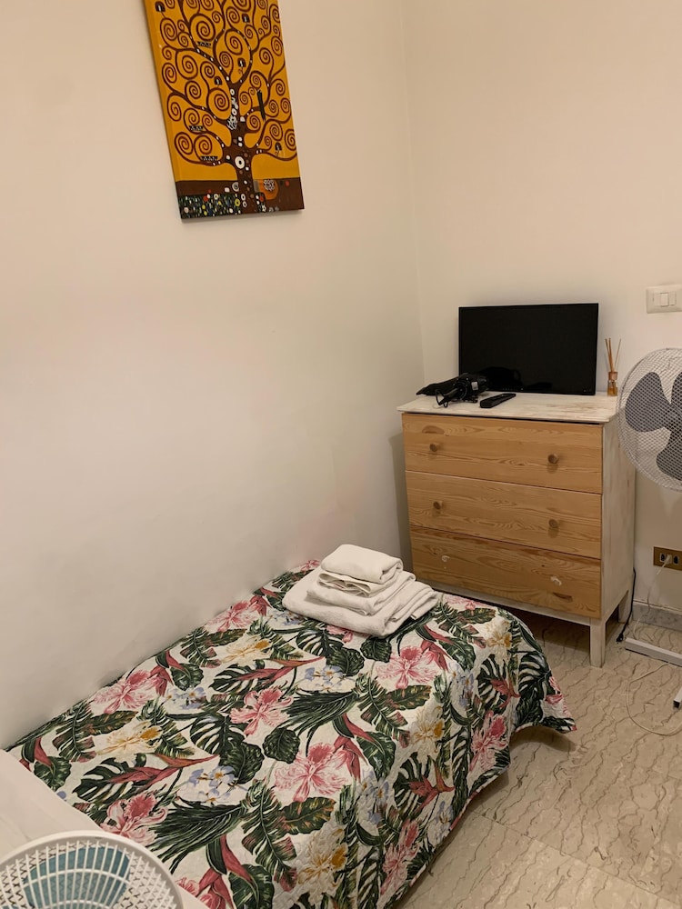 Economy Single Room