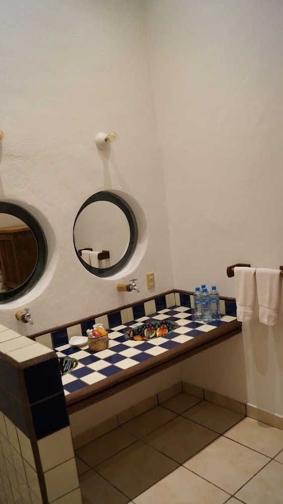 Quadruple Room, Ensuite, Pool View photo 2