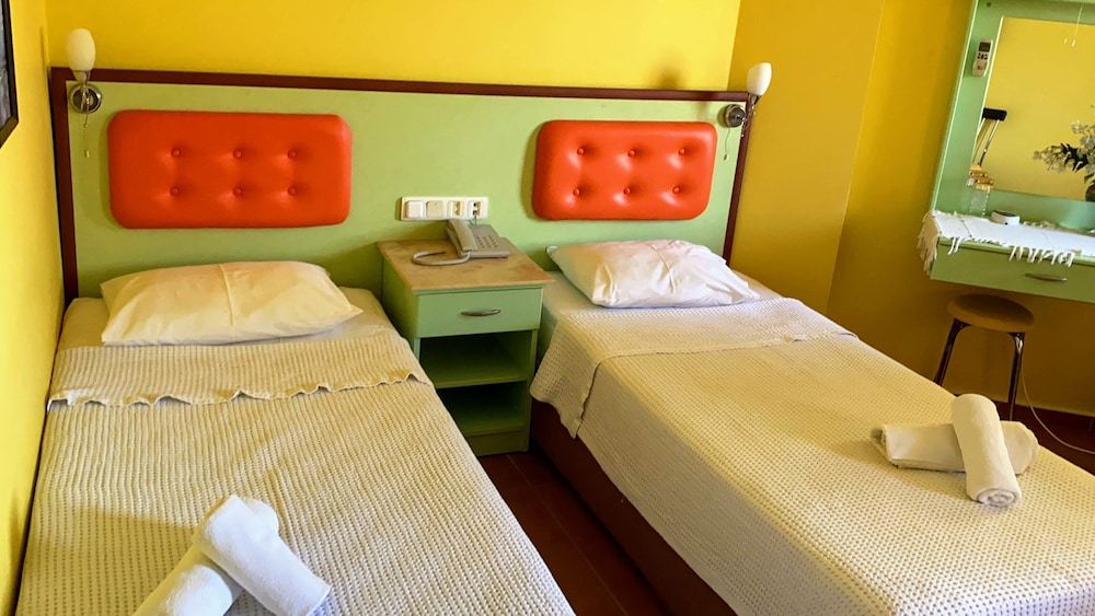 Standard Twin Room photo 1