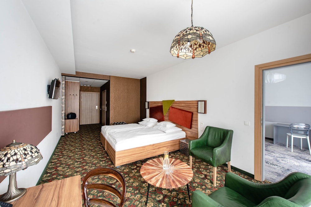 Family Suite, 2 Bedrooms (with adjoining door) photo 1