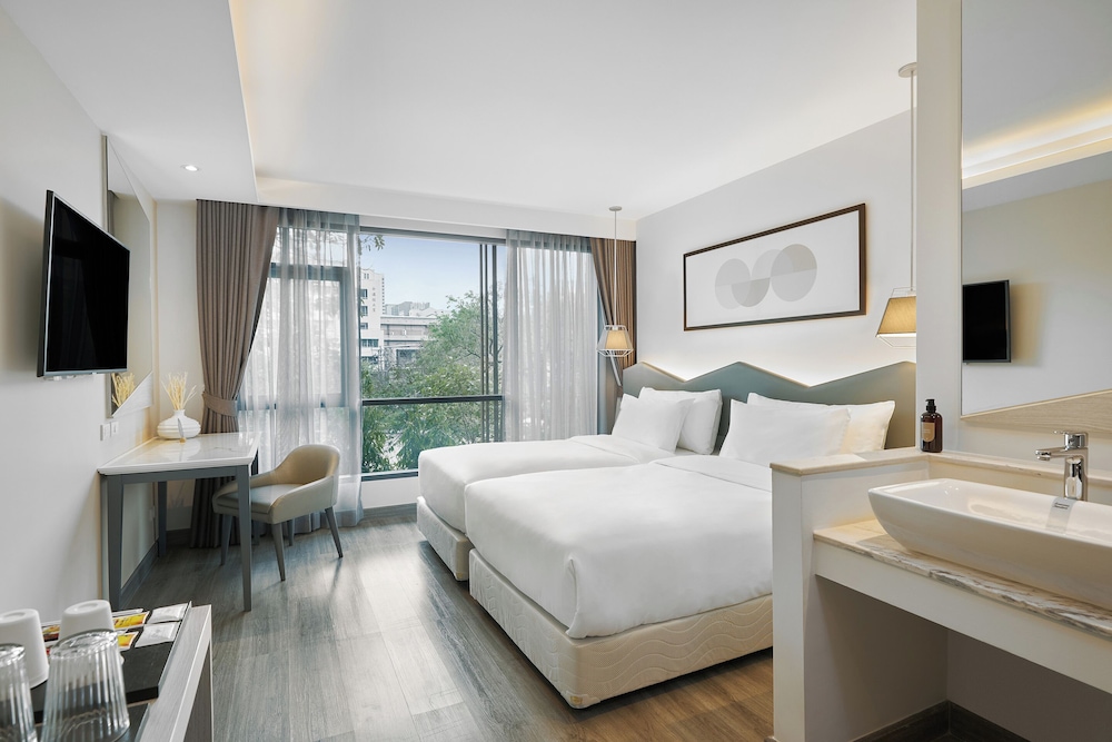 Superior Twin Room, Park View photo 1