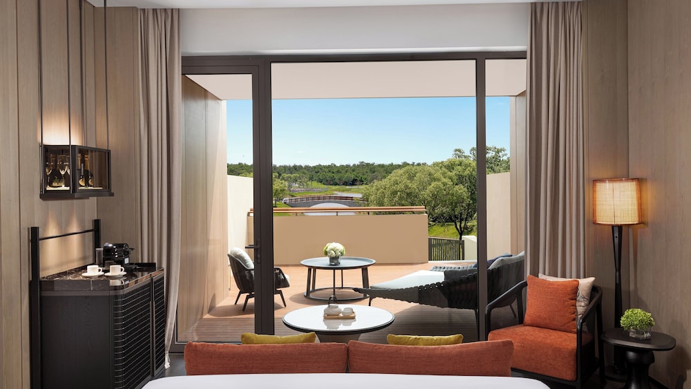 Standard Room, 1 King Bed (Courtyard Access, Pets Friendly) photo 2