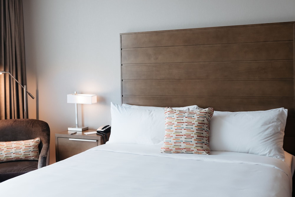 Room, 1 King Bed, Accessible, Bathtub photo 3