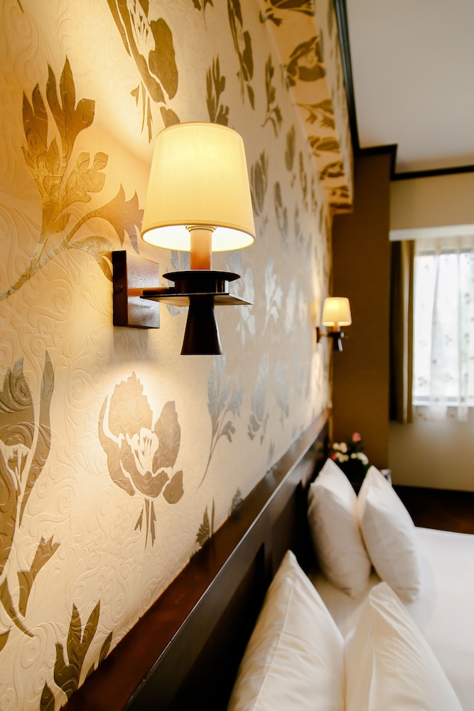 Standard Double Room - Photo 8