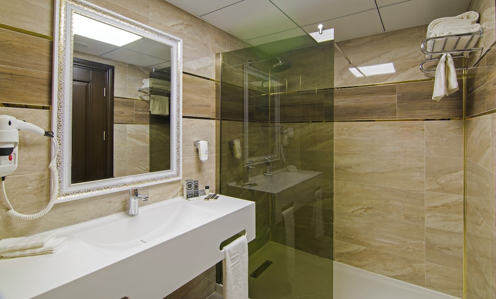 Family Twin Room