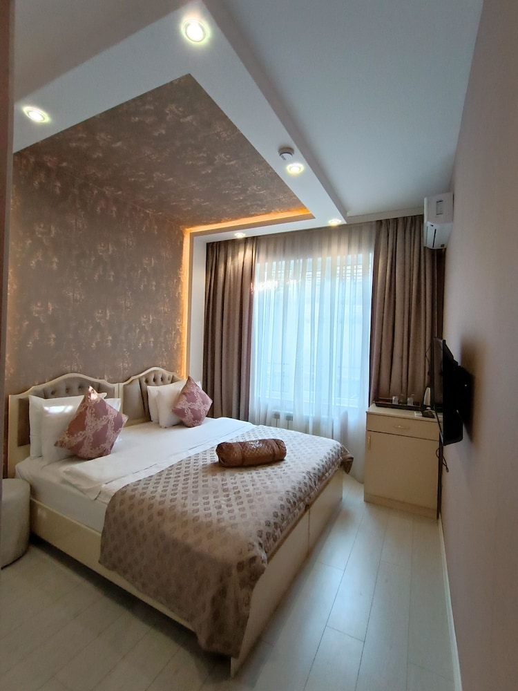 Standard Double or Twin Room - Photo 3
