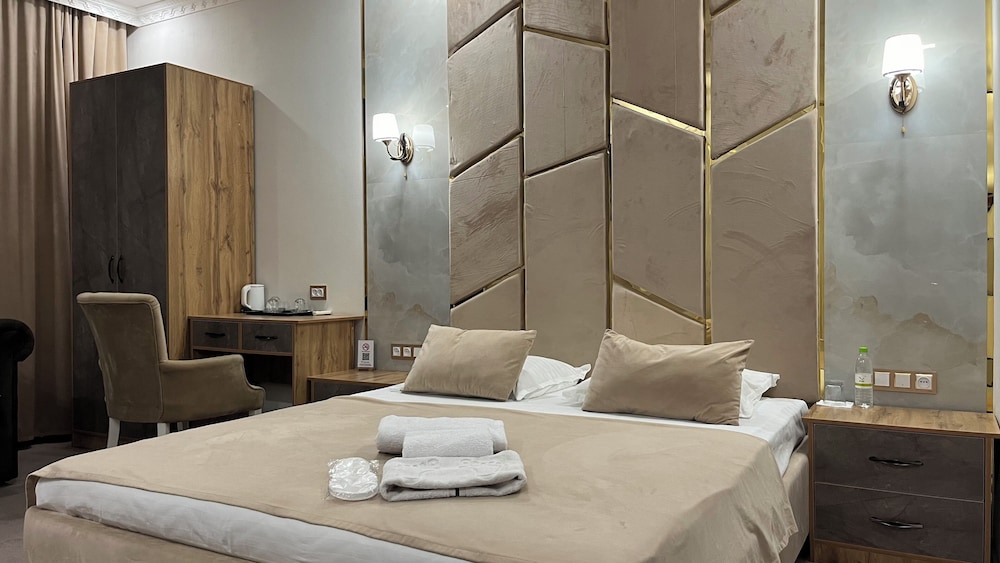 Deluxe Double Room, City View