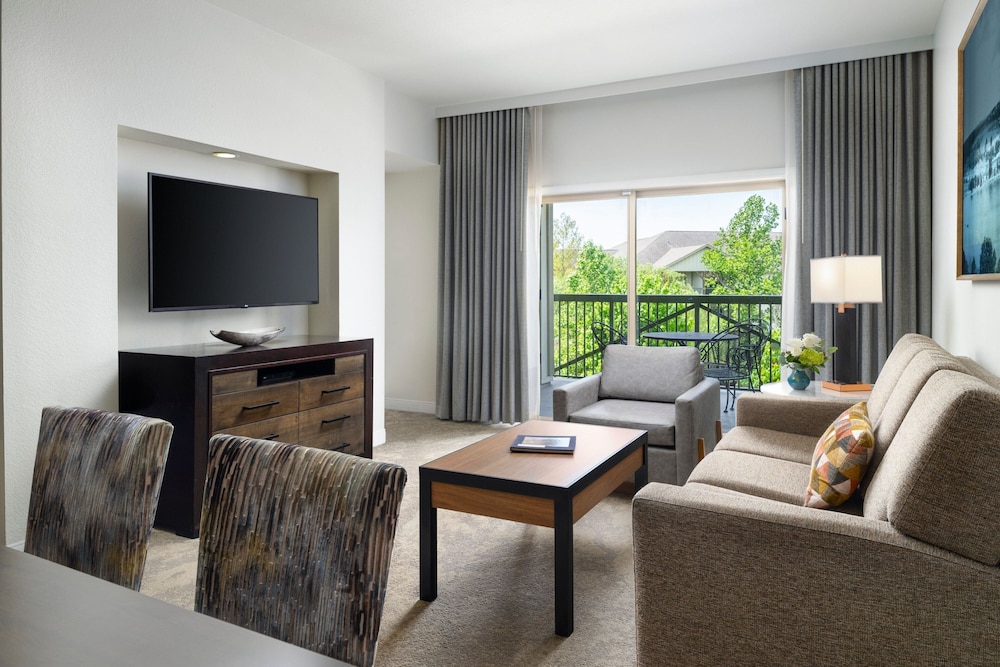 Villa, 2 Bedrooms, Balcony - Photo 1