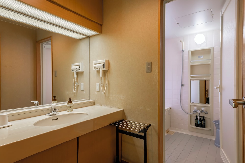 Basic Twin Room, Non Smoking, Garden View photo 3