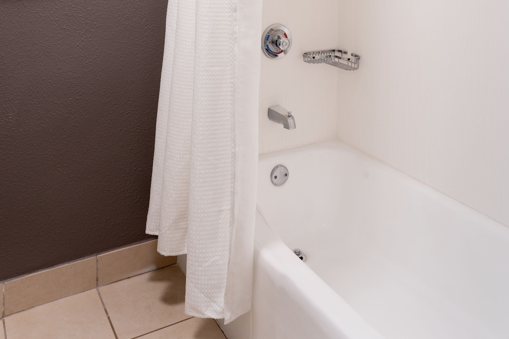 Suite, 2 Double Beds - Photo 6