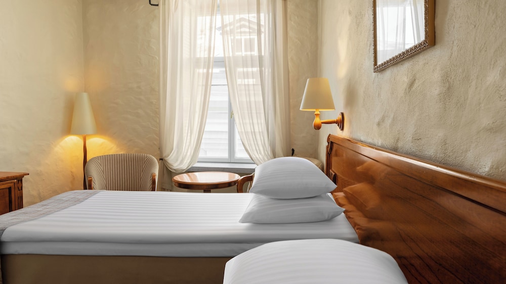 Classic Double or Twin Room - Photo 8