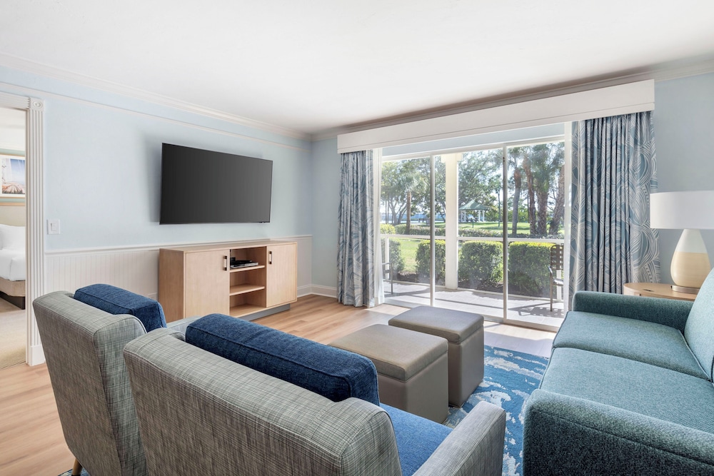 2 Bedroom King and 2 Twins Suite - Photo 5