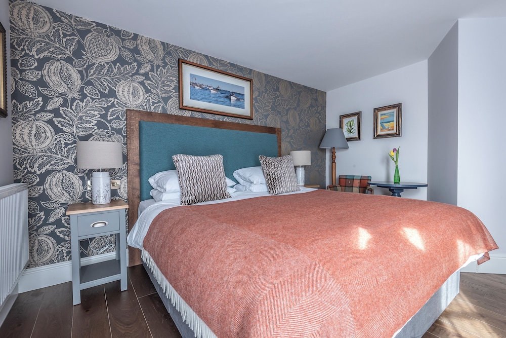 Deluxe Double Room, Ensuite photo 3