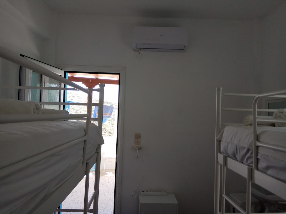 Basic Quadruple Room, 1 Bedroom, Beach View photo 2