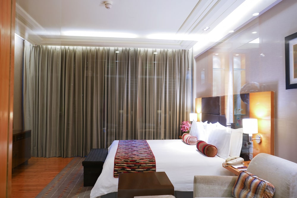 Standard Room, 1 King Bed, Pool View - Photo 14