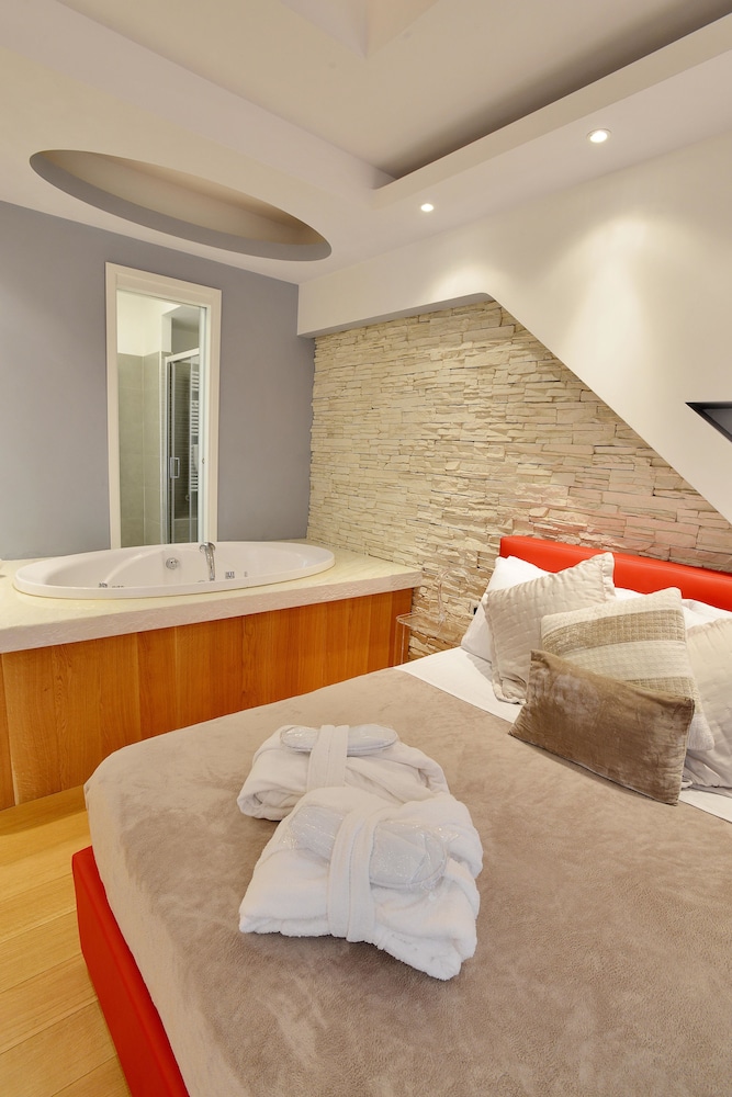 Deluxe Double Room, Hot Tub photo 2