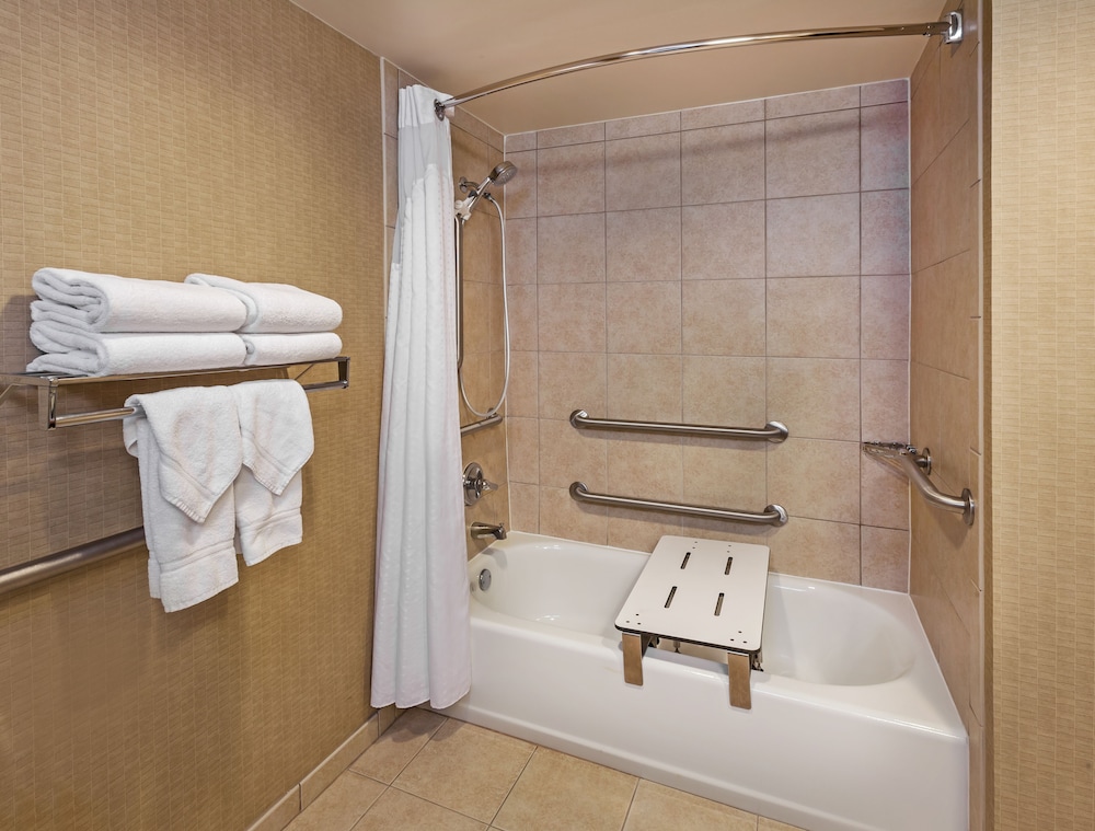 Premium Room, 2 Queen Beds (Allergen Treated) - Photo 5
