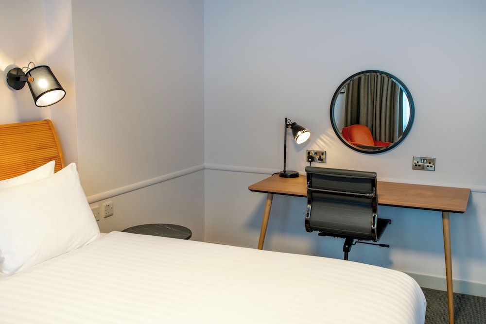 Suite, 1 Double Bed with Sofa bed - Photo 5