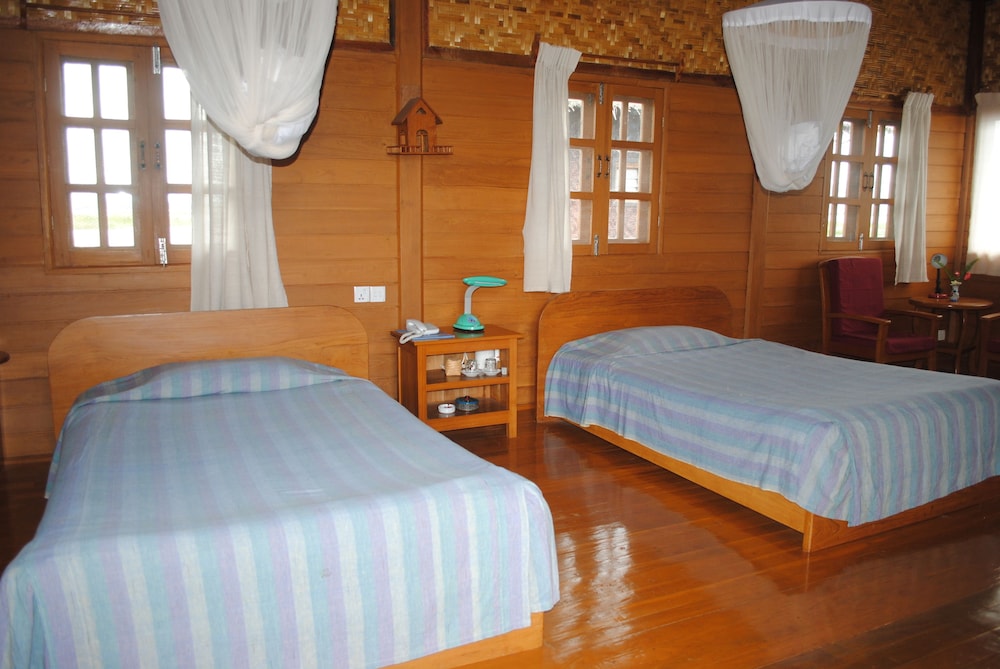 Superior Bungalow photo 2