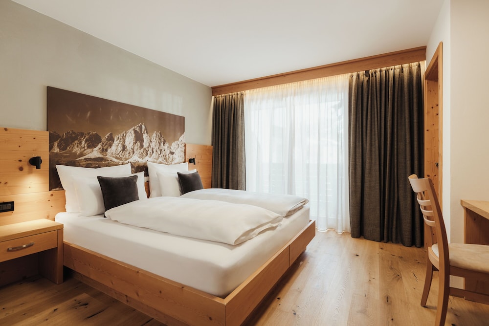 Classic Double or Twin Room, Balcony photo 1
