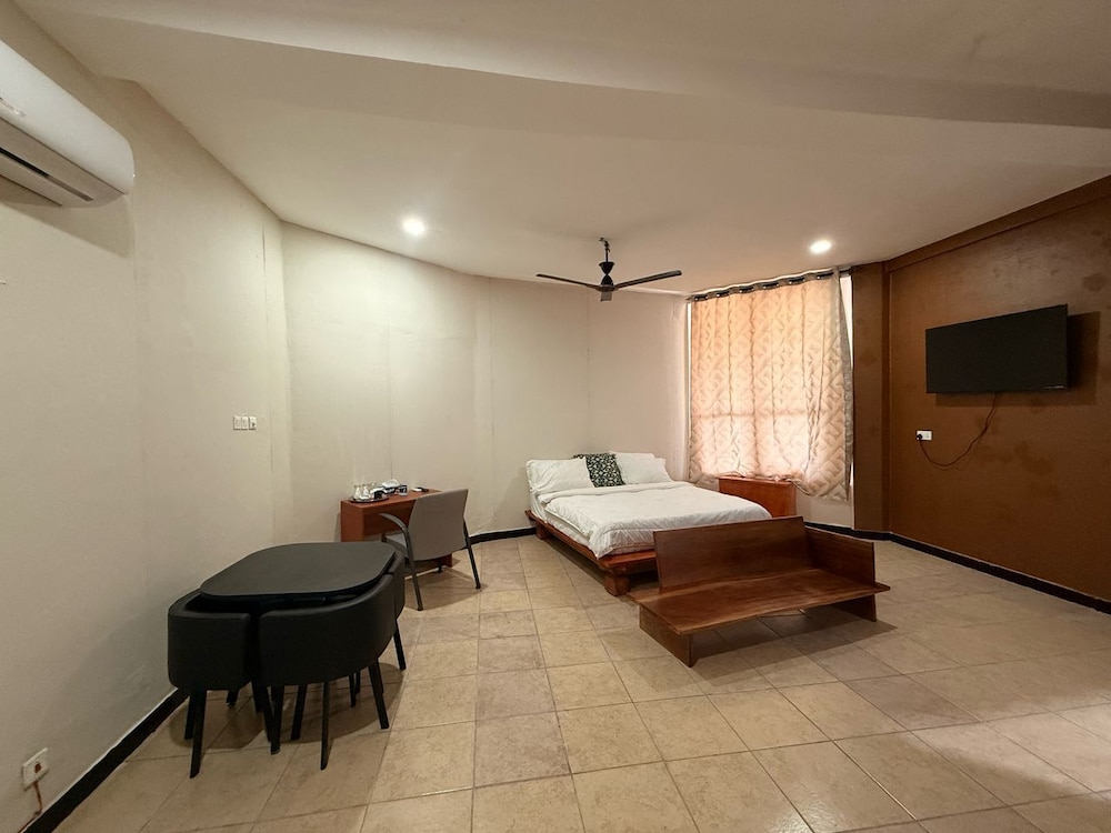 Deluxe Room, 1 Queen Bed, Non Smoking