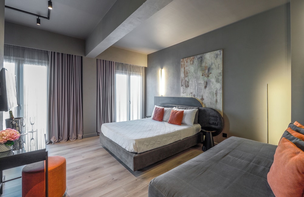 Superior Triple Room, Multiple Beds, Park View (1 Queen + 1 bed) photo 1
