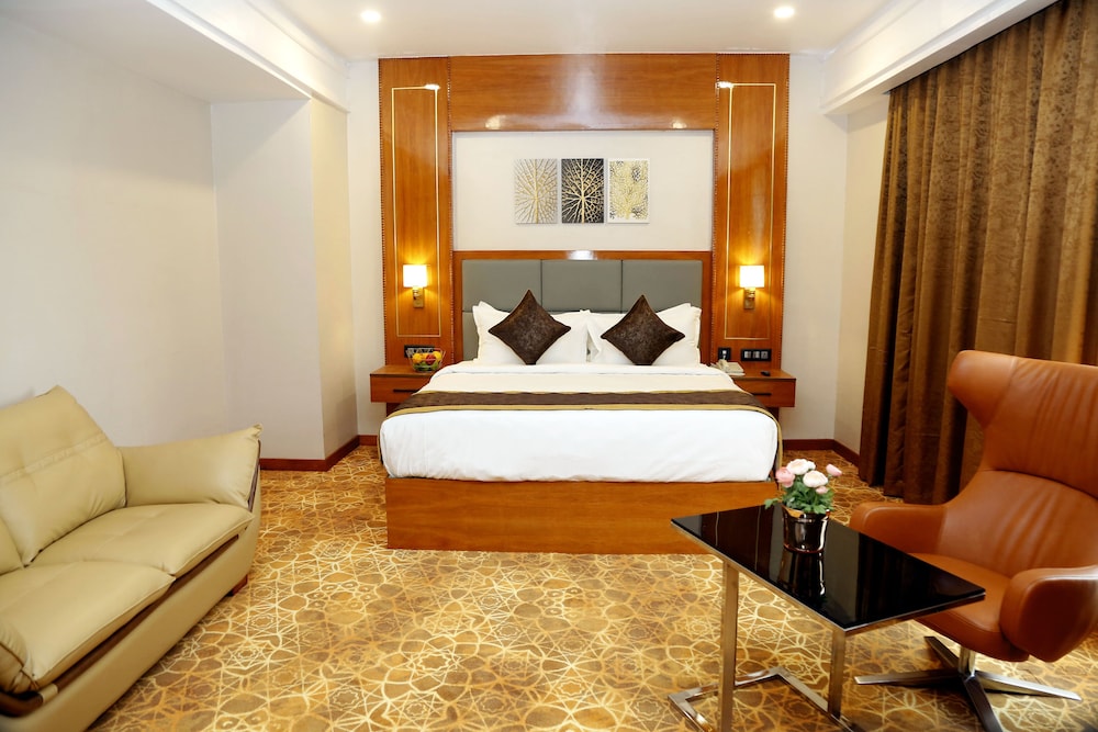 Executive Room - Photo 7