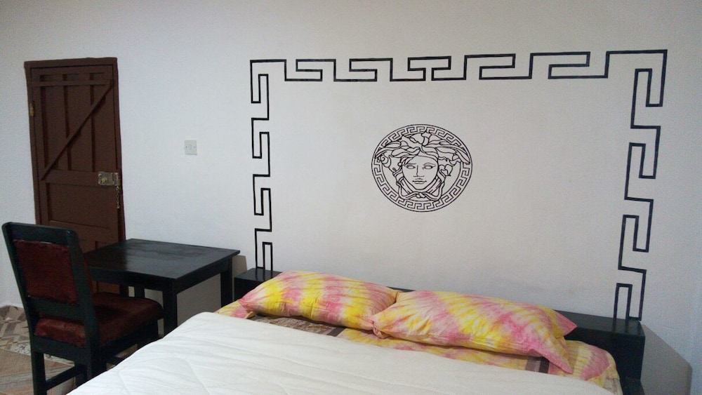 Suite (Large King with Balcony) photo 2